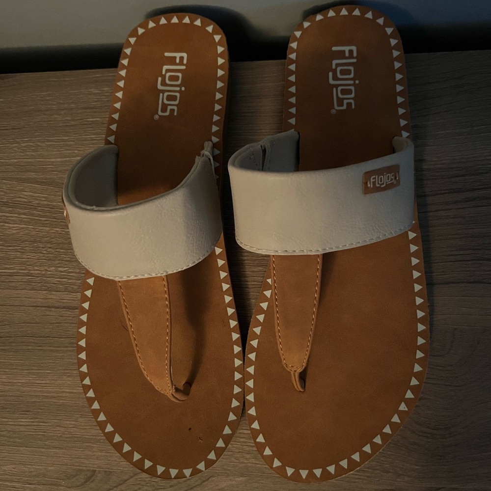 Flojos sandals